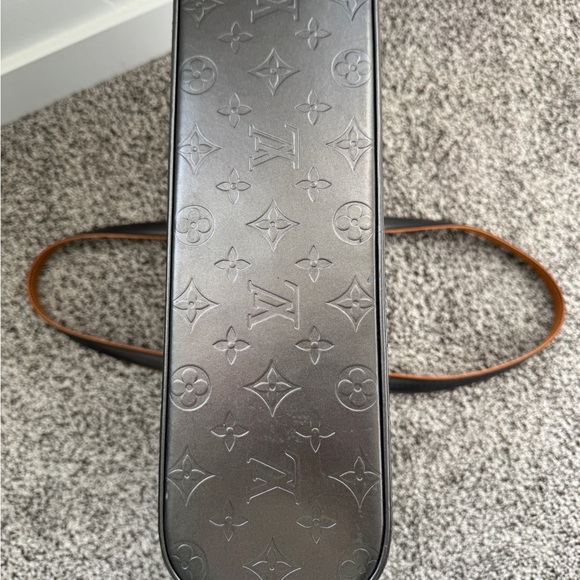 LV Tote Bag - Picture 7 of 8